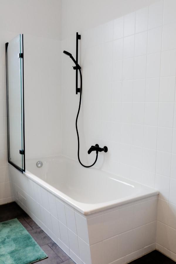 Modernes Apartment Lieblingsfleck I 2 Schlafzimmer I 4 Betten I Zentrumsnah Eberswalde Buitenkant foto